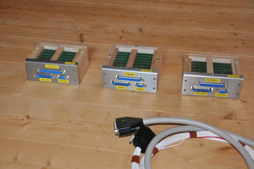 Bild mehrere geschlossener Bauformen mit Kabel